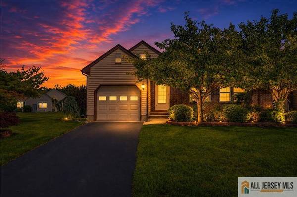 11 John Hancock DR #B, Monroe, NJ 08831