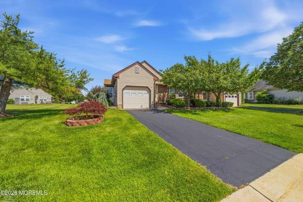 11 John Hancock Drive, Monroe, NJ 08831