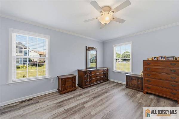 11 John Hancock DR #B, Monroe, NJ 08831