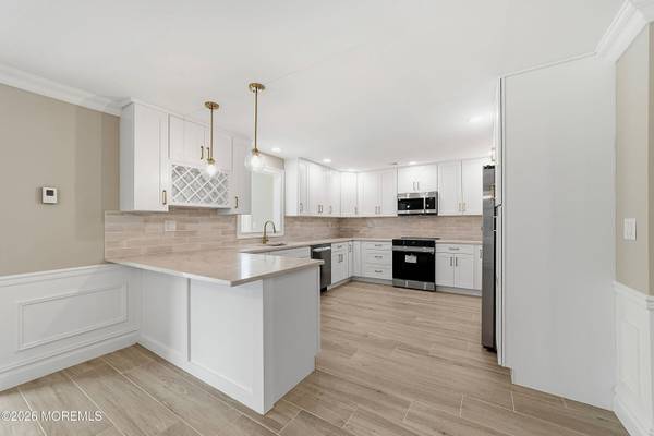 66 Essex Road, Monroe, NJ 08831