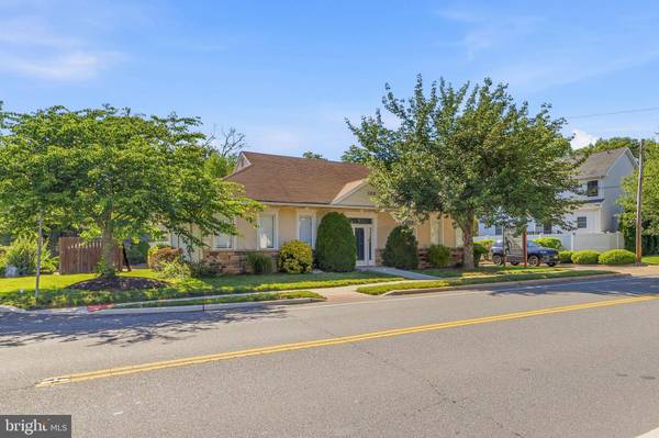 320 SPOTSWOOD ENGLISHTOWN RD, Monroe Township, NJ 08831