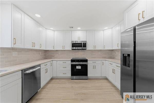 66 Essex RD #66B, Monroe, NJ 08831