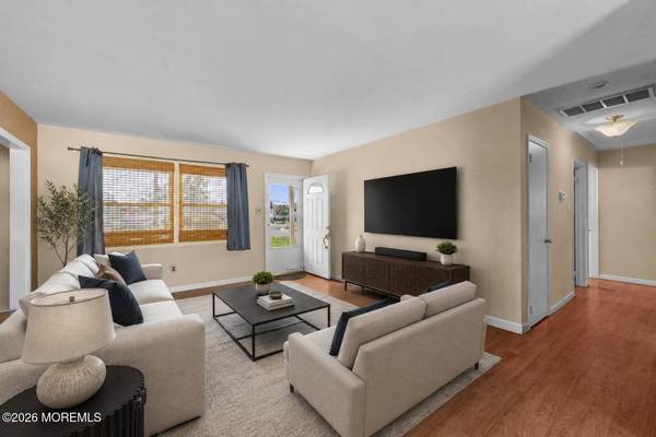 5 Forest Park Terrace, Monroe, NJ 08831