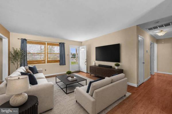 5 FOREST PARK TER, Monroe Township, NJ 08831