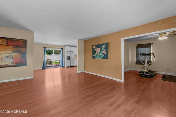 5 Forest Park Terrace, Monroe, NJ 08831