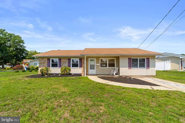 5 FOREST PARK TER, Monroe Township, NJ 08831