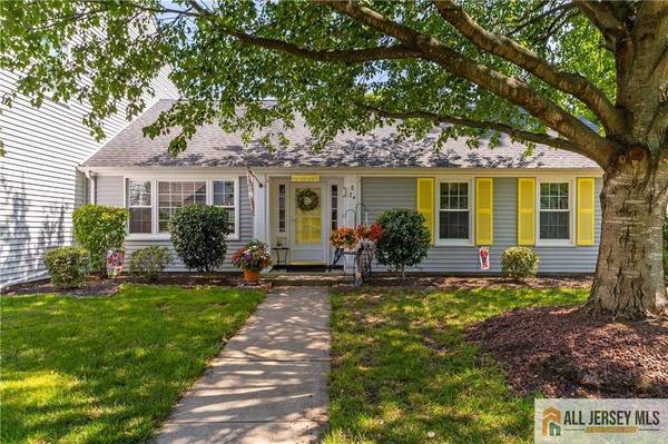 74 Amherst LN #E, Monroe, NJ 08831