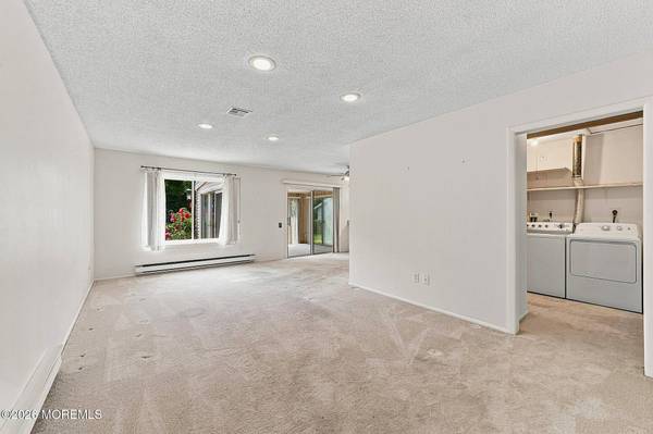 287 Oradell Drive, Monroe, NJ 08831
