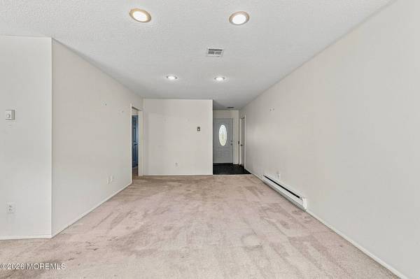 287 Oradell Drive, Monroe, NJ 08831