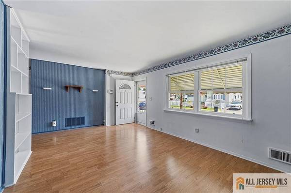 16 Pupek RD, South Amboy, NJ 08879