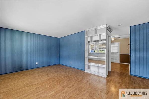 16 Pupek RD, South Amboy, NJ 08879
