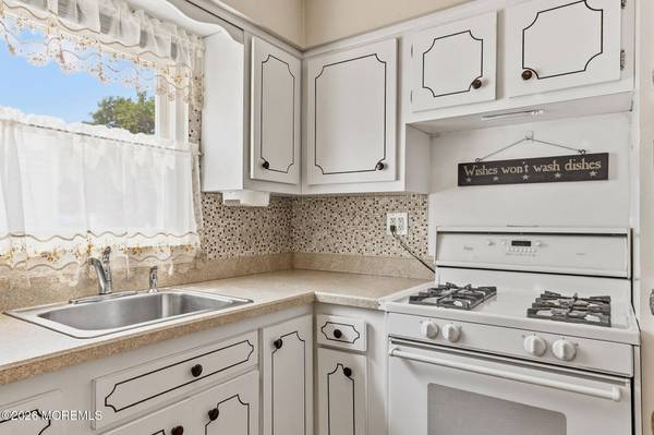16 Pupek Road, South Amboy City, NJ 08879
