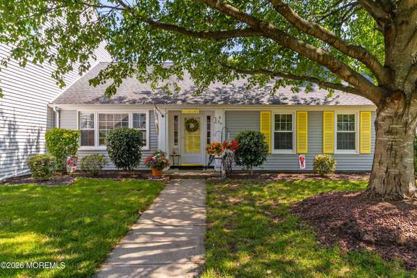 74 E Amherst Lane