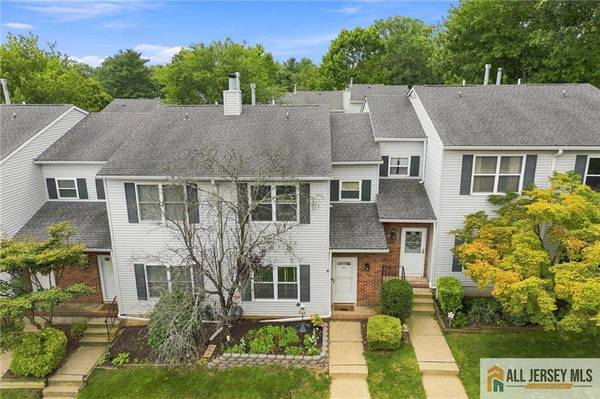 60 Hickory CT #81, Jamesburg, NJ 08831