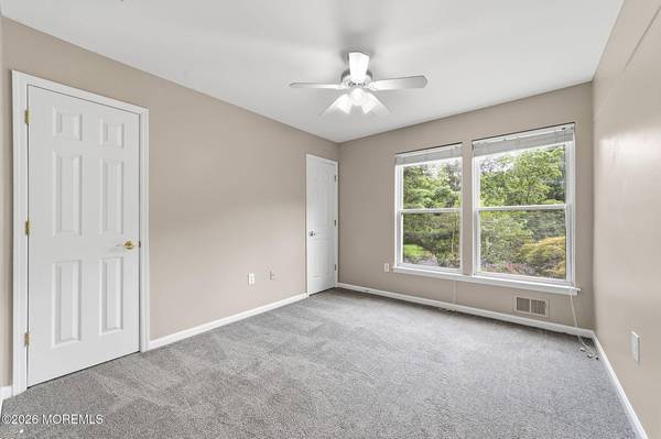 24 Parkside Drive, Jamesburg, NJ 08831
