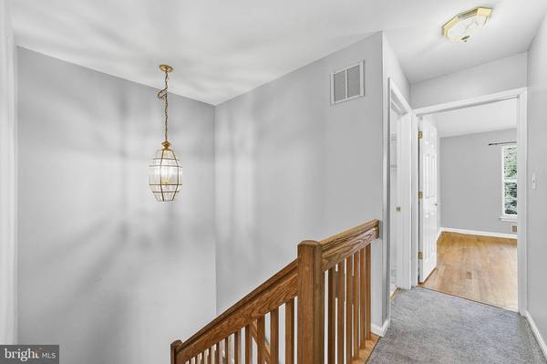 24 PARKSIDE DR, Jamesburg, NJ 08831