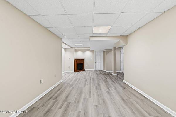 24 Parkside Drive, Jamesburg, NJ 08831