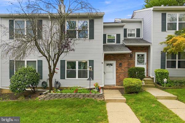 60 HICKORY CT