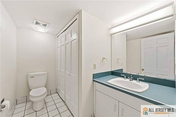 13 Sussex WAY #C, Monroe, NJ 08831