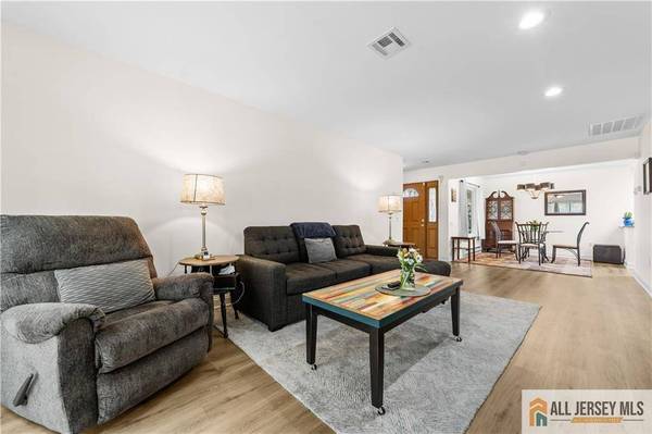 480 Fairton DR #480C, Monroe, NJ 08831
