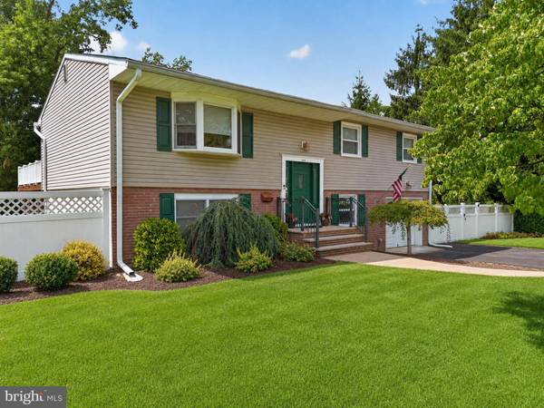 104 PINEWOOD ROAD, Howell, NJ 07731