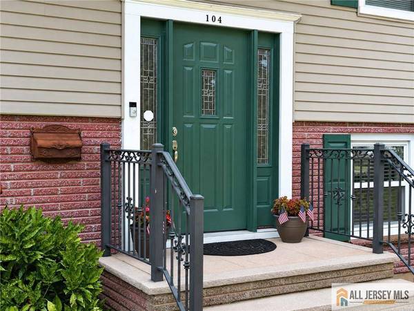104 Pinewood RD, Howell, NJ 07731