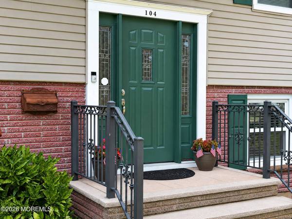 104 Pinewood Road, Howell, NJ 07731