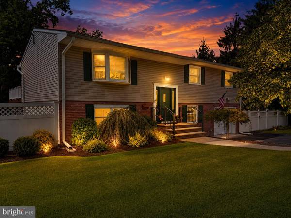 104 PINEWOOD ROAD, Howell, NJ 07731