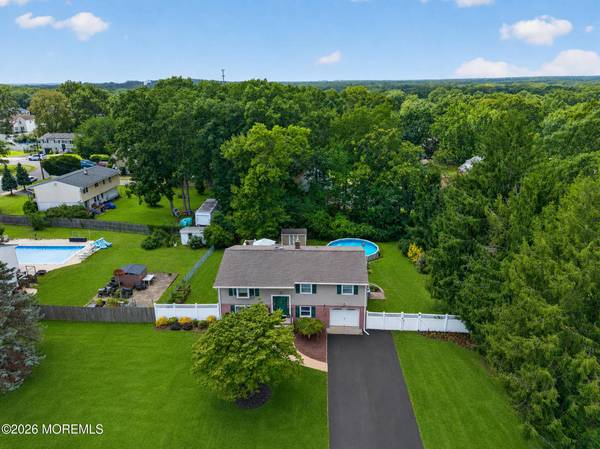 104 Pinewood Road, Howell, NJ 07731