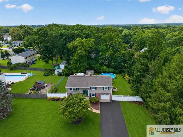 104 Pinewood RD, Howell, NJ 07731