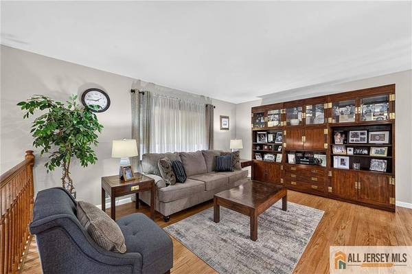 104 Pinewood RD, Howell, NJ 07731