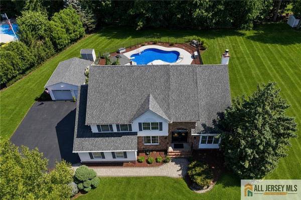 16 Dante RD, Monroe, NJ 08831