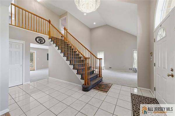 16 Dante RD, Monroe, NJ 08831