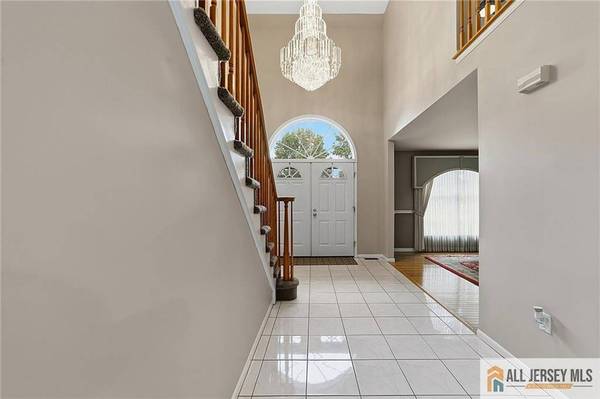 16 Dante RD, Monroe, NJ 08831