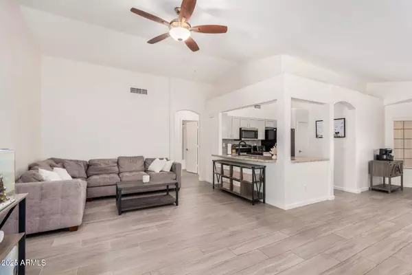 13216 W DESERT Lane, Surprise, AZ 85374