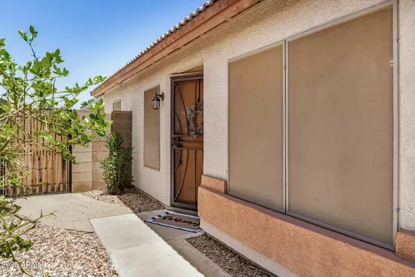 13216 W DESERT Lane, Surprise, AZ 85374