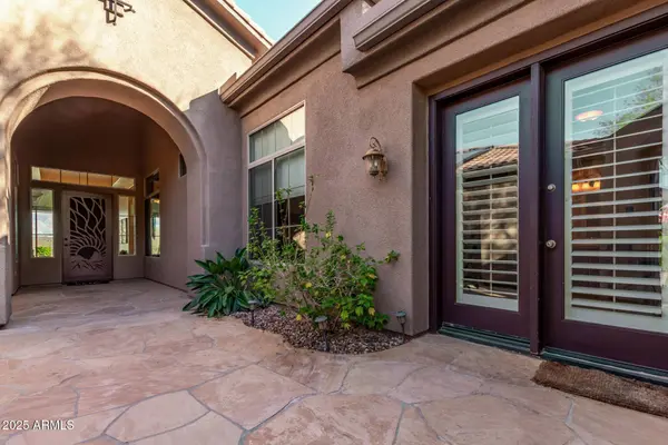 42041 N MOUNTAIN COVE Drive, Phoenix, AZ 85086