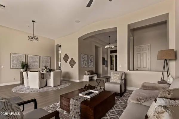 42041 N MOUNTAIN COVE Drive, Phoenix, AZ 85086