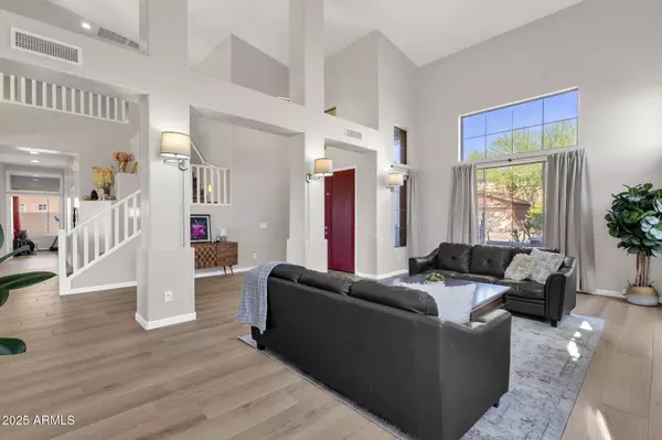 2933 W Owens Way, Anthem, AZ 85086