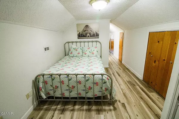 898 Lake View LOOP, Sevierville, TN 37876