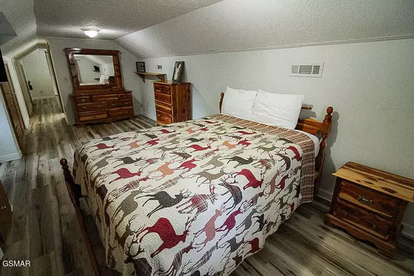 898 Lake View LOOP, Sevierville, TN 37876