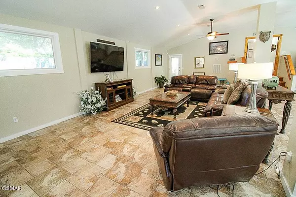 898 Lake View LOOP, Sevierville, TN 37876