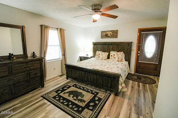 898 Lake View LOOP, Sevierville, TN 37876