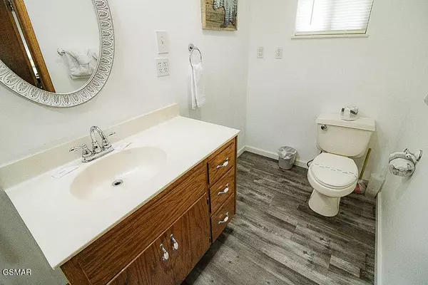 898 Lake View LOOP, Sevierville, TN 37876