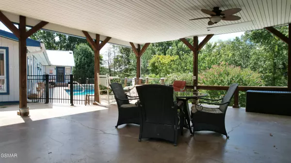 898 Lake View LOOP, Sevierville, TN 37876