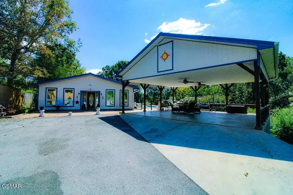 898 Lake View LOOP, Sevierville, TN 37876