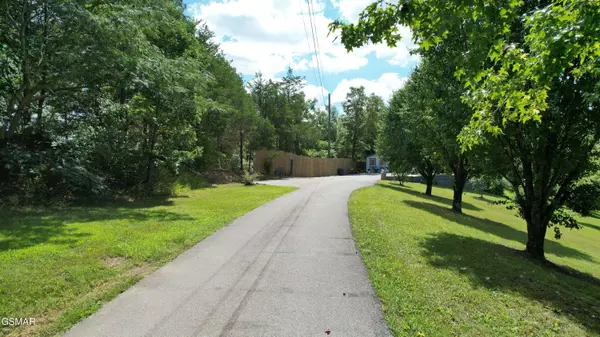 898 Lake View LOOP, Sevierville, TN 37876