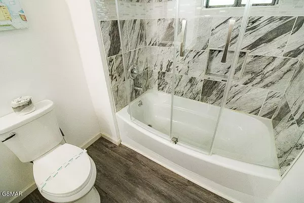 898 Lake View LOOP, Sevierville, TN 37876