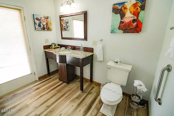 898 Lake View LOOP, Sevierville, TN 37876