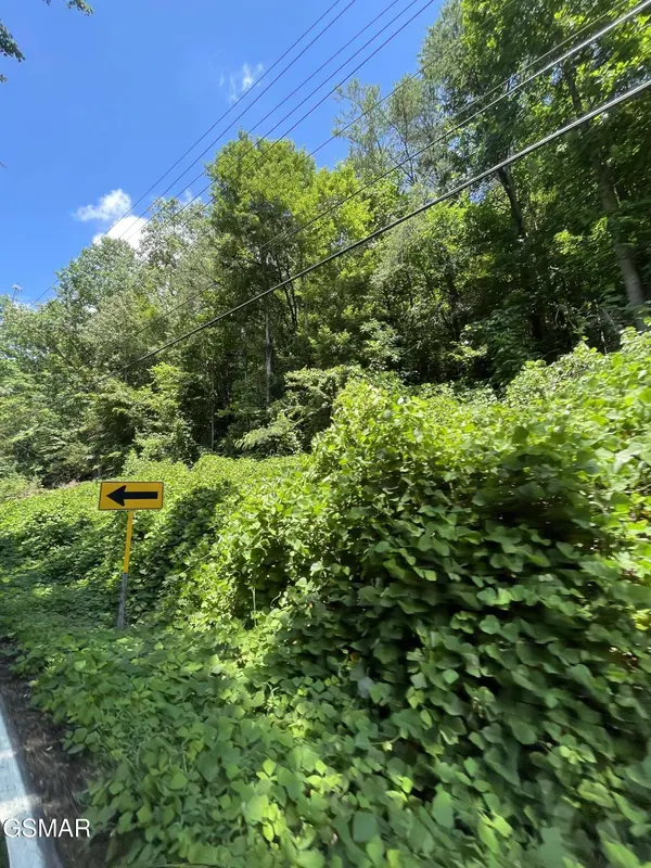 1 Pittman Center Road, Sevierville, TN 37876